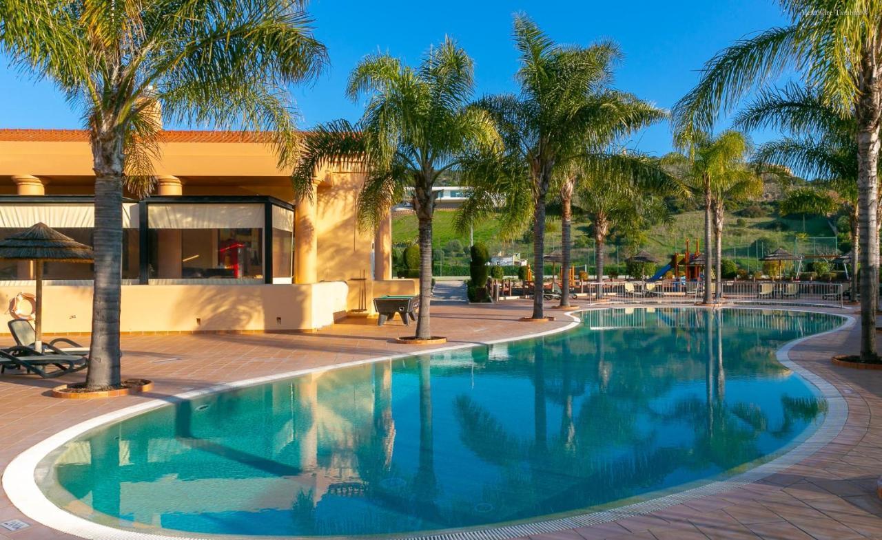 Luzbay Pool Apartments Dış mekan fotoğraf